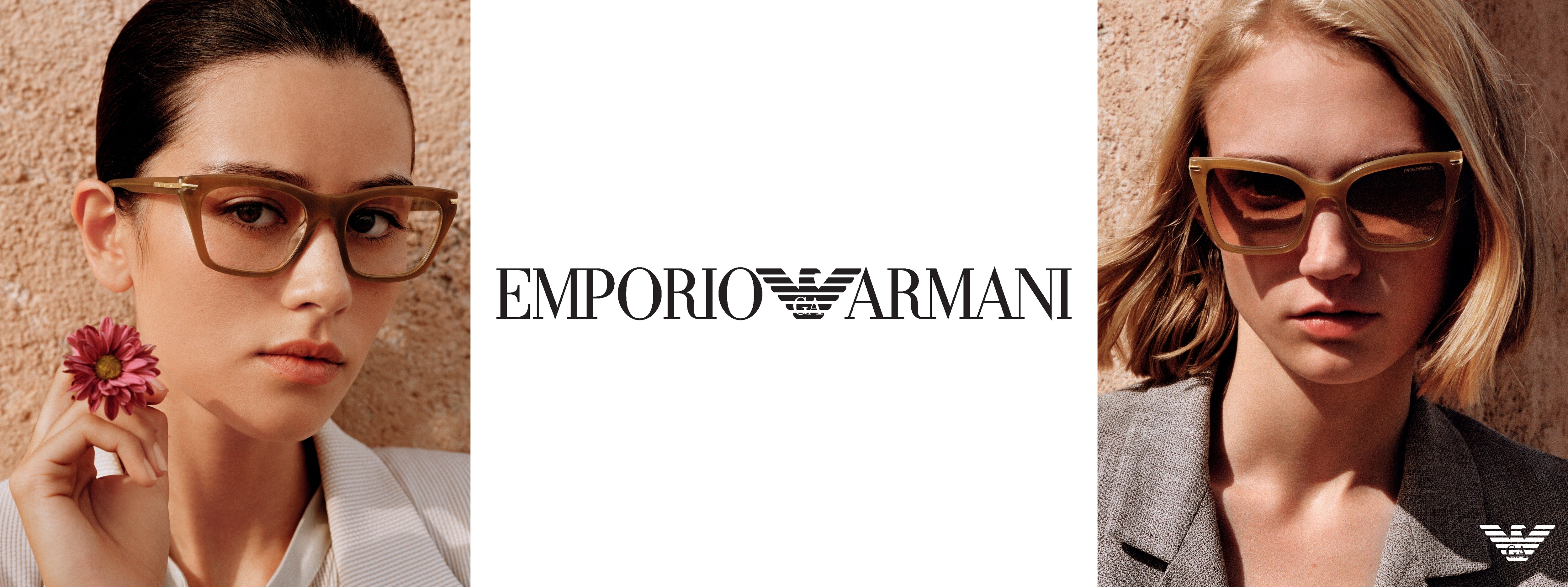 Campaña Emporio Armani con dos modelos, gafas graduadas y gafas de sol